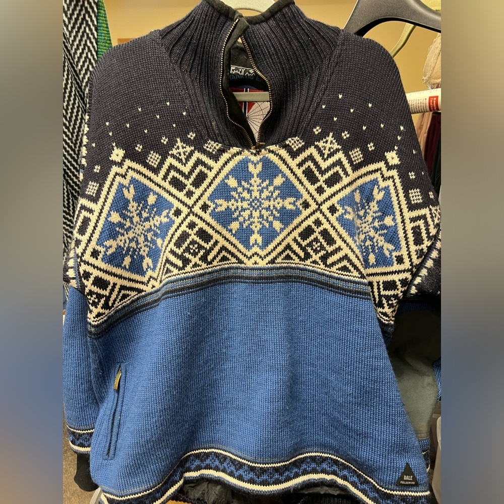 Rare Dale of Norway Navy and Blue Snowflake Sweater